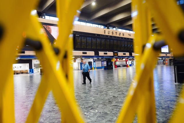 2-69138847 Euston station in London