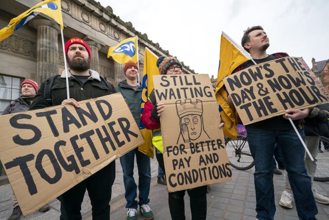 2-71385586 Industrial strikes