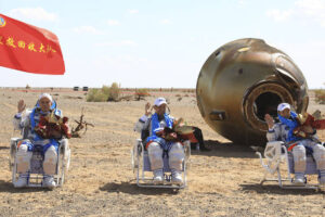 Chinese astronauts return after 90 days aboard space station