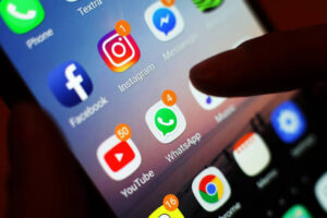 Plans to curb online abuse from anonymous accounts to be raised in Parliament