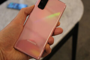 Samsung prepares to unveil new flagship smartphones