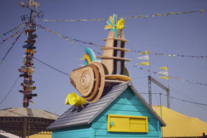 Robotic rooster will remind Glastonbury-goers of headline set start times