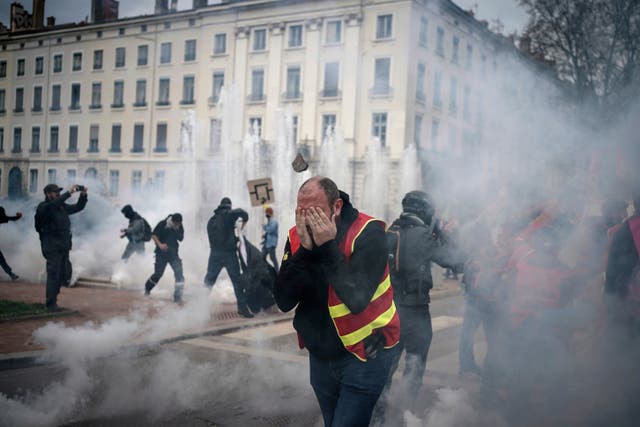 51f88233cdfe49babe6d85c7bc210de9 France Pension Protests