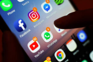 Rishi Sunak ‘bows to Tory rebels’ to boost online safety for children