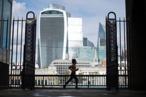FTSE closes weaker after stagnant GDP reading