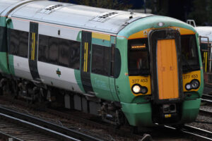 Cut-price train tickets to lure commuters back on Mondays and Fridays