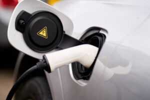 Drivers risk missing out on £9bn of electric car savings – report