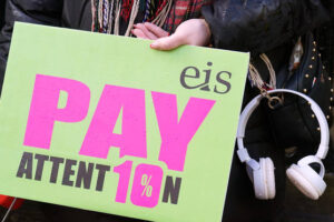 Teaching union suspends strike action and urges members to accept new deal