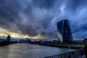 Europe’s central bank backs big rate hike despite bank chaos
