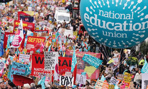 Indefinite strike by bus drivers to go ahead in pay row
