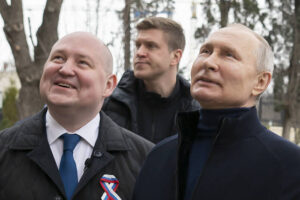 Putin visits occupied Ukrainian city of Mariupol