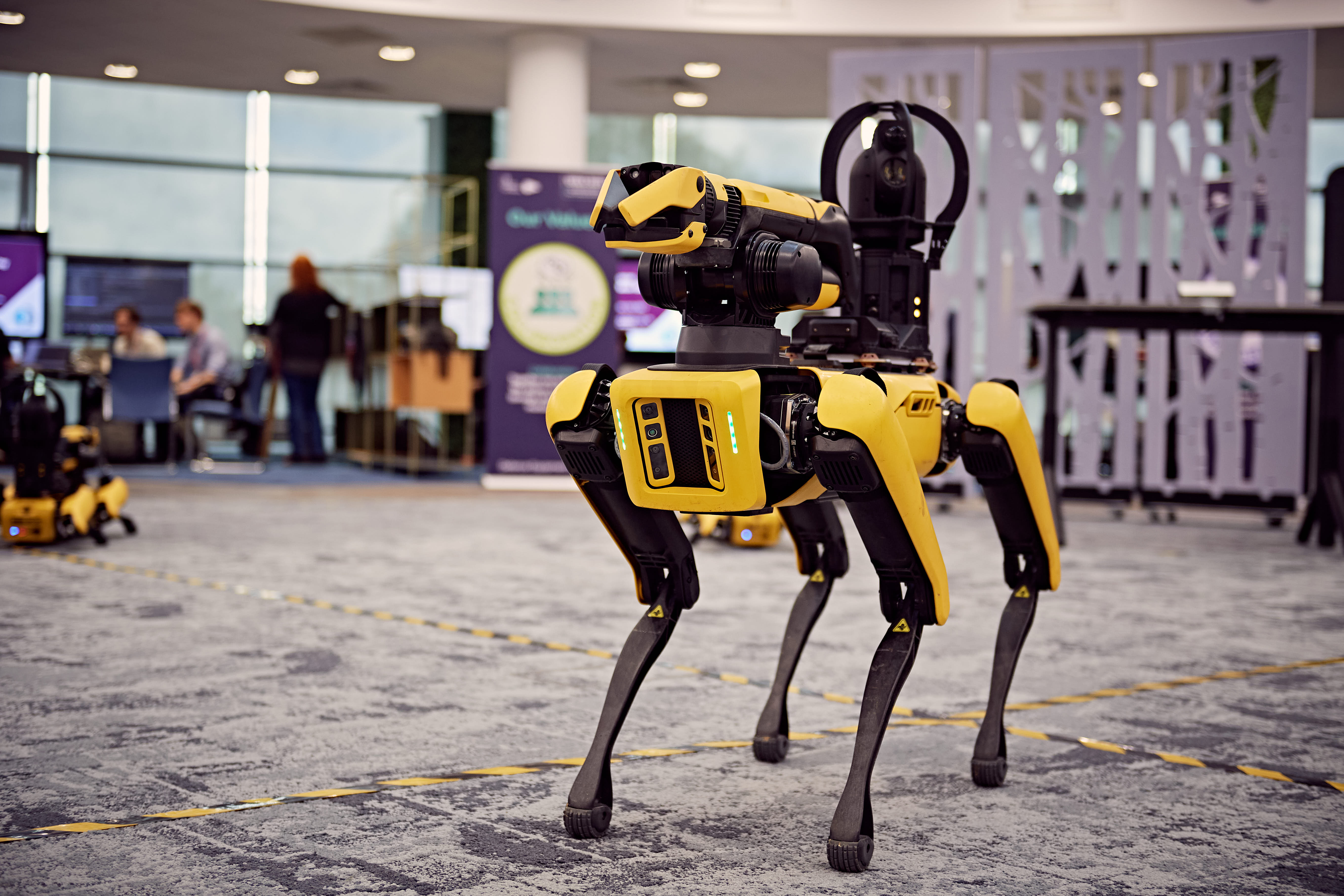 ca0d0b8e-6db2-483b-87e0-7b380d22b854 robotic dog
