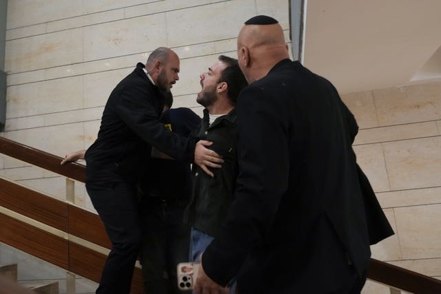 5dfce9f94887467db81ecc475a67ff5f Protester is detained