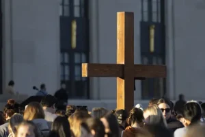 Hundreds gather to mourn Nashville school shooting victims