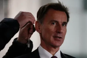Jeremy Hunt in plea to early retirees: ‘Britain needs you’
