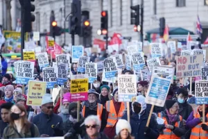 What are the Government’s proposals for minimum service levels during strikes?