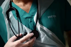NHS consultants to hold ‘indicative’ ballot as strikes spread