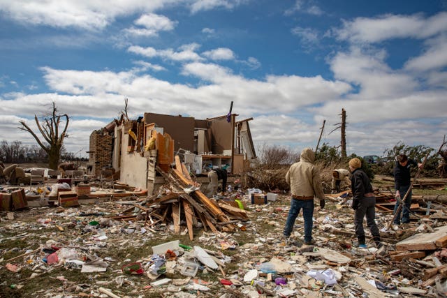 b4156d063aa14a6393698fa2b13dfb3c Tornado damage