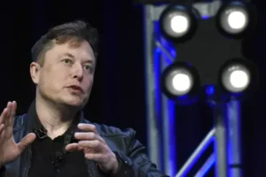 Elon Musk unveils brain-reading chip in pigs
