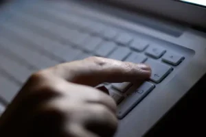 Minister unable to say whether 2025 gigabit broadband target will be met