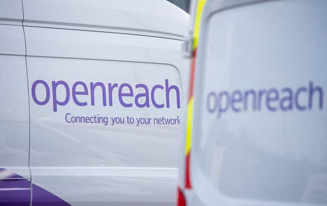 2-55513240 Openreach engineers
