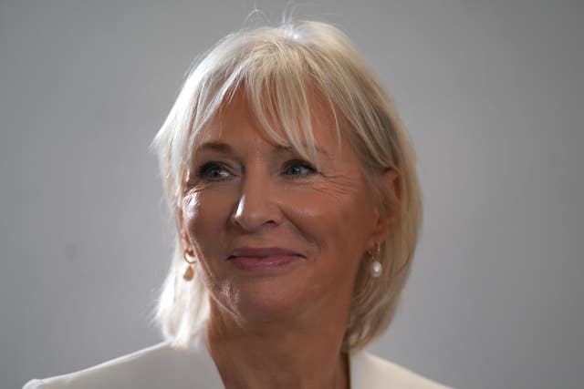 2-67880347 Nadine Dorries
