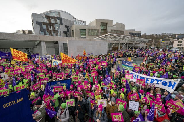 2-69935529-1 Teachers strike
