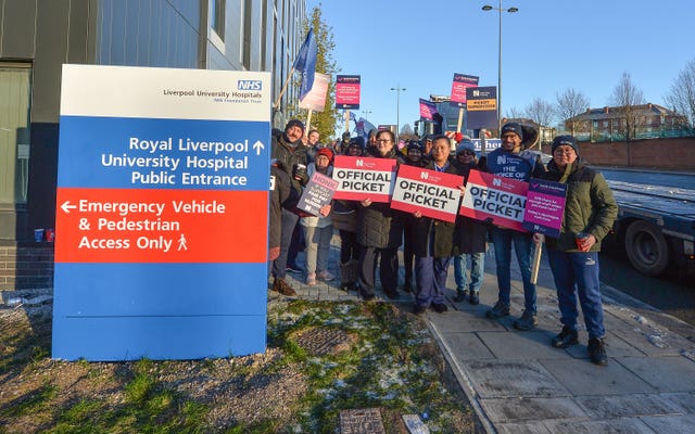 2-70259531 Industrial strike