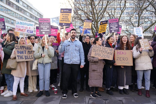 2-70338814 Industrial strike