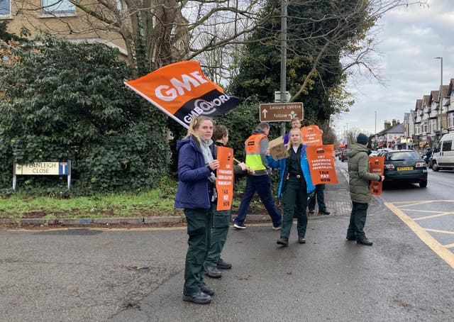 2-70345066 Industrial strike