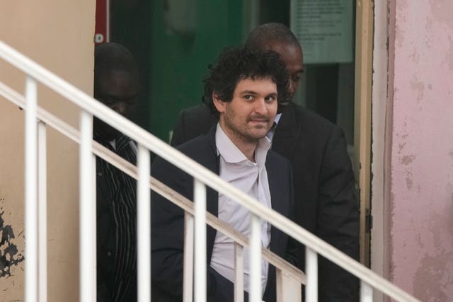 2-70351010 Bahamas FTX Bankman Fried Arrested