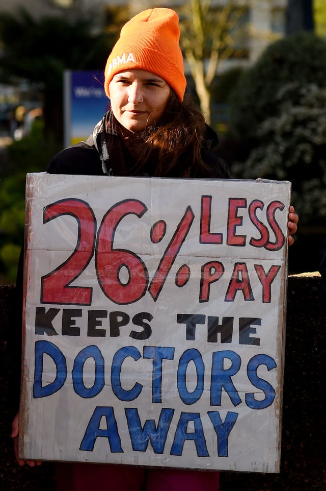 2-71706349 Industrial strike