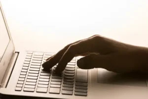 Internet use up among older people, figures show