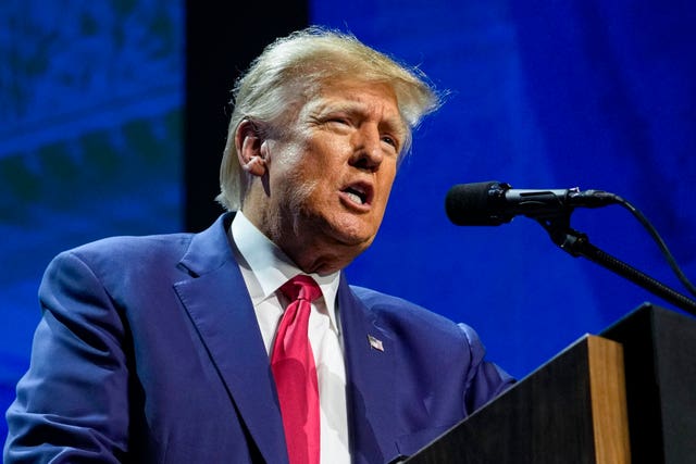4fe93fd4e46e4a5ba71ccd945ac60b81 Former president Donald Trump