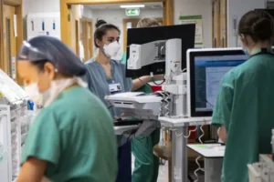 Ministers rebuked for ‘exaggerating’ nurses’ pay rises
