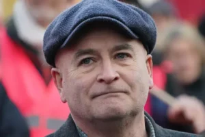Rail union boss Mick Lynch calls for urgent meeting with Prime Minister