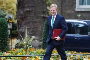 Ministers ‘straining every sinew’ to limit strike disruption after Cobra meeting