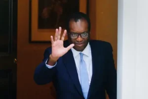 Treasury officials say they warned Kwasi Kwarteng about mini-budget