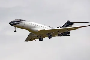 Lobby group calls for supertax on private jets to boost public transport