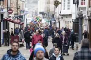 December shopper footfall reaches highest level since start of pandemic