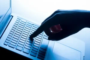 Men more likely to have had identity stolen than women, survey suggests