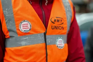 Talks to resolve rail dispute to continue after meeting with unions