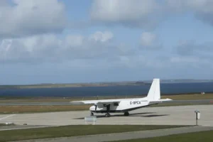 Airport staff dispute ends after unions accept new pay offer