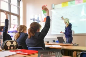 Government warned of consequences of not reopening education pay talks