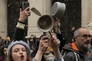 France bangs pots and pans in fresh anti-pension reform protest