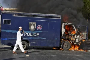 Violence spreads throughout Pakistan after arrest of ex-PM Imran Khan