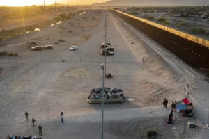 US-Mexico border appears calm after lifting of pandemic asylum restrictions
