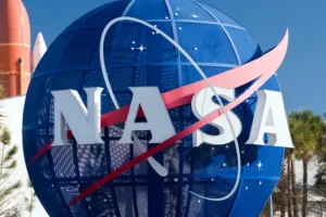 Nasa holds public meeting ahead of final report on UFOs