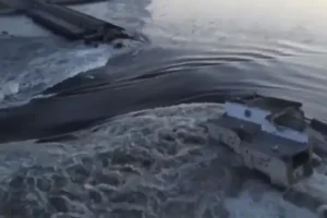 Collapse of major dam in Ukraine sparks emergency as Moscow and Kyiv trade blame
