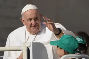 Pope Francis undergoes surgery to repair hernia in abdominal wall